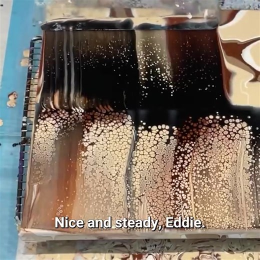 Wow must see these stunning effects using acrylic paint with pour mediums for home art canvases 🥰🥰🥳🥳🥳🤗🤗 | Acrylic art by Gilly Kube