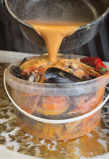 Том Ям з морепродуктів: закуска до пива