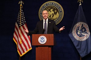 'SNL' takes on Minneapolis as Pete Davidson plays border czar