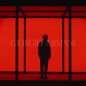 Vintage-inspired modern restyling, metal frame and acetate rims: discover the new round glasses. | Giorgio Armani