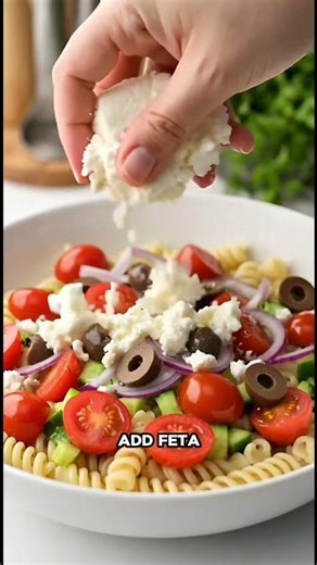 This Greek Pasta Salad Is Addictive 😍