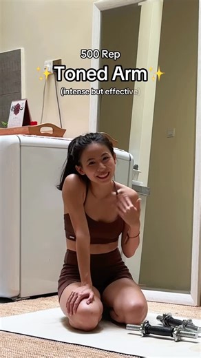 YEN RU on Instagram: "Hey girls, 500 REPS CHALLENGE is back🔥this intense but EFFECTIVE toned arm routine is for you! Workouts: 20 reps, 5 rounds, 5 moves, 1 min rest between each round ✅around the world ✅shoulder press ✅tricep kickbacks ✅bicep curls ✅triceps extension ✅rest in child pose But if you’re serious about results, not just a one-off workout, I’ve built a Fit Girl Workout Program that gives you a structured plan, so you know exactly what to do every week. No more guessing, just progres