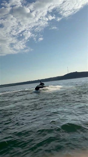 Lake Travis Austin Rentals | Splashtown ATX #laketravis #Austin #austinboatrentals