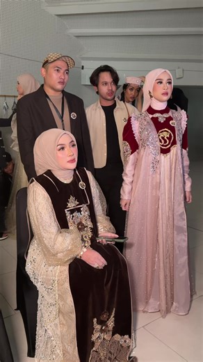 ka shell pantau di belakang panggung | fashion show