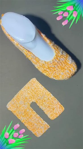 Crochet shoes and slippers | full video click here https://youtu.be/_FBh41dLHsk?si=ZhvtfqT0zm9Dt5yl #crochetslippers #wintersock #wintersocks #socksdesign #girlswintersocks Guddi Art School | Guddi Art School