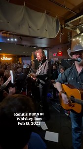 Throwback Thursday to the last time we had a (partial) @brooksanddunn appearance at Whiskey Jam. We cannot wait to scream along to every word tonight 🥹🍻🤠 (shout out to @tomperkinscountry for bringing @ronniedunn into the #jamfam that night) | Whiskey Jam