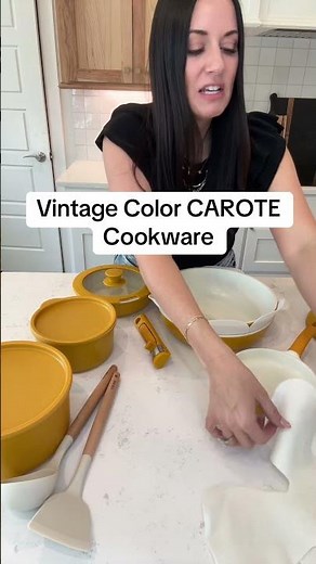 This Carote cookware set is nonstick, easy to clean, and looks so good on your stove! Perfect for