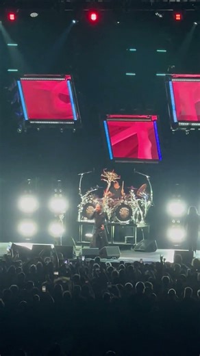 KoRn Performing “Freak On a Leash” at Dunkin’ Donuts Center on 3/16/22