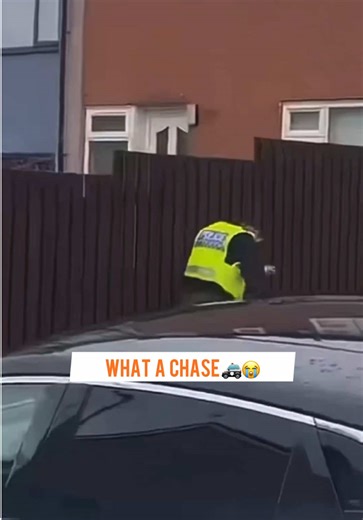 What a chase 😅🚓 #police #policefunny #policefail #ukfunny #britishmeme