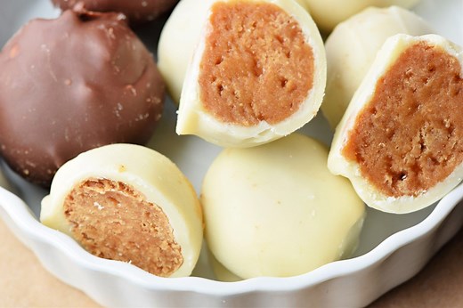 No Bake Peanut Butter Protein Balls