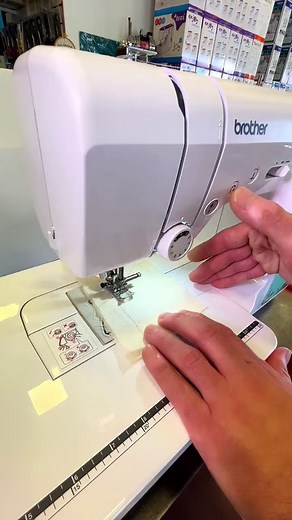 Brother CS 6000 XL , una máquina de coser que tiene TODO lo que necesita un confeccionista #maquinadecoser #portatil #brother #hogareña #electronica #automatica | Maquinas De Coser Lombardi