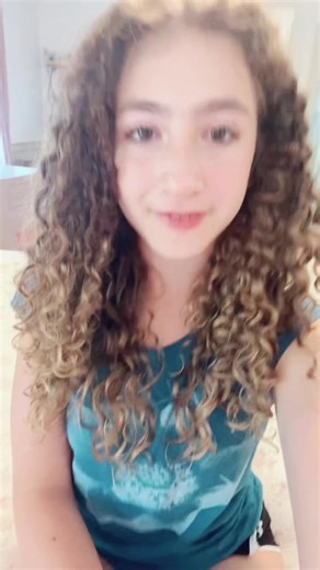 Makeup for MARINA tonight!! #Marina #marinaandthediamonds #cupidsgirl #curls #fyp