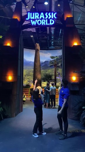 Real FX Baby Blue Dinosaur - Jurassic World Dominion Exhibit