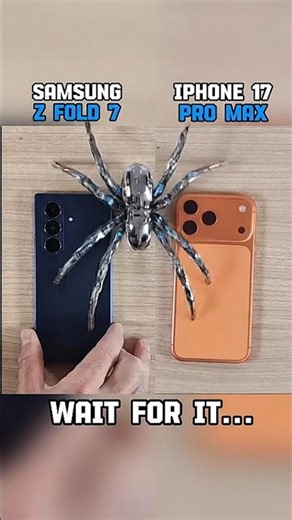 SAMSUNG Z FOLD 7 VS IPHONE 17 PRO MAX BATTERY-WAR TEST ‼️#galaxyzfold7 #galaxyzflip #viralvideo