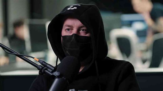 How one hacker exposes global scam networks