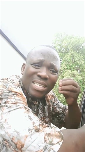 affaire de souris qui soulève caleçon