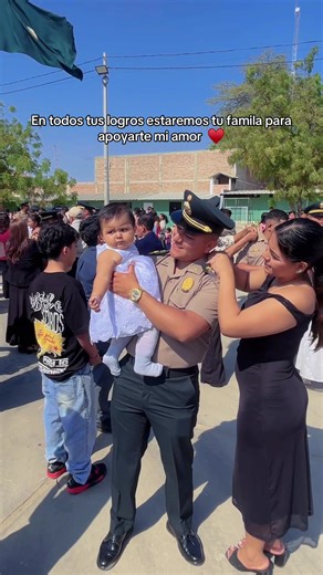 @Enrique Flores felicidades mi amor 🥺♥️ estamps muy orgullosos de ti🎉👮🏻‍♂️