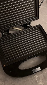 11K views · 13 reactions | Sandwich Toaster Hack #KitchenHacks #CookingTips #SandwichToaster #DIYFood | The Best Couple Videos | Facebook