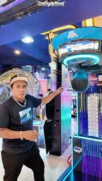 Daddy tries to play boxing game in Arcade #daddyandmommy #masboypotatochips #shorts