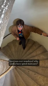 Why do castles have spiral staircases? 🏰🌀 Tradition says they gave defenders an advantage—but new research suggests that’s not the full story! Some castles, like the Tower of London and Kenilworth, even have anti-clockwise stairs! What do you think? 🤔✨ (Credit : IG - Greatbritisharchitecture) | Great British Architecture