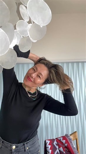 RIKACO on Instagram: "🫶 自分をゆっくり見守る！ 自分のペースで今を楽しもう😘 お気に入りネックレス達は私のお守り❤️ #ootd"