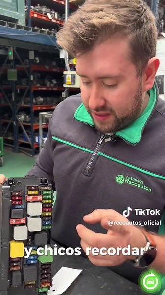 ¿Sabes como funciona la caja de reles? ⚡️ ☝🏼En este vídeo te lo contamos #cajaderelés #recoautos #desguace #rele #sabiasque