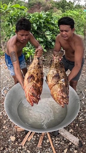 Fishermen Cooking Huge Grouper Fish Soup! 🔥