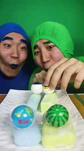Green ice cream vs blue ice cream alien asmr #asmr #jelly #icecream #green #blue #alien #mukbang | HUBA 후바