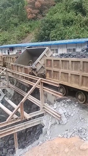 Unloading a Coal Train in Seconds.