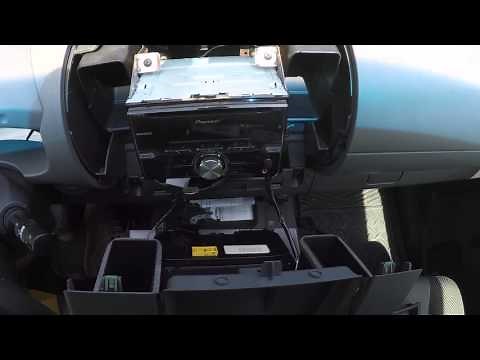 How to remove the radio from a Nissan Xterra