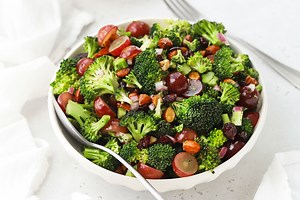 The BEST Vegan Broccoli Salad (No Mayo!)