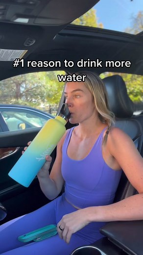 Stay hydrated my babes #gymhumor #gymtok #fittok