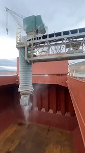 1.3M views · 10K reactions | เรือสินค้าแบบเทกอง โหลดแร่อลูมิน่า...