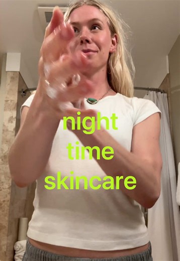 A face mask hot tub key lime pie Top Gun = a wonderful night 💋 | Face Masks