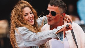 Shakira shyly steals a kiss from Alejandro Sanz in sweet selfie while singing their new song "Bésame"