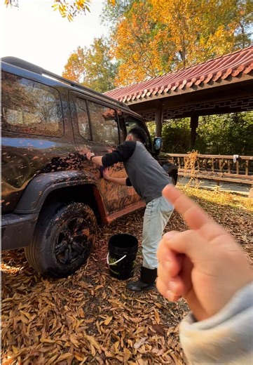 Portable Wireless High Pressure Washer for Efficient Car Cleaning
