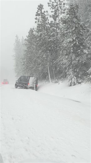 Drivers stuck on the road, Sierra freeways shut down due to spinouts and crashes — Northern California is being pummeled by zero-visibility snow that is also reaching lower elevations. Live updates here >> http://www.kcra.com/article/northern-california-storm-coverage-updates-february-17-2026/70392159 | KCRA 3