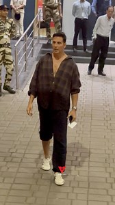 39K views · 178 reactions | Khiladi Kumar aka Akshay Kumar spotted at Kalina Airport Mumbai #akshaykumar | Varinder Chawla | Facebook