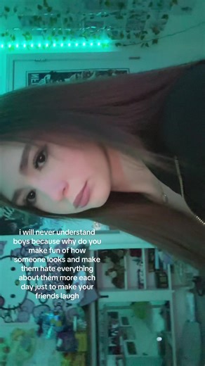 “You wear to much makeup.” #viral #bullying #socialanxiety #boyssuck #ED