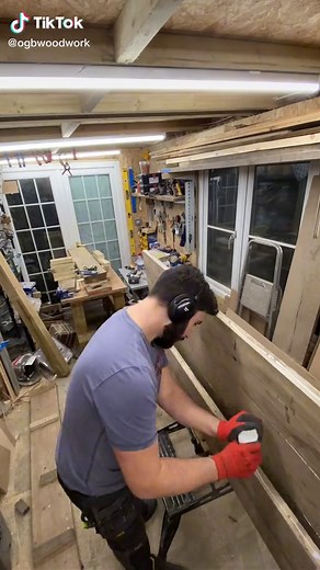 Unique Wooden Scaffold Board Table Ideas