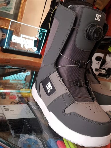 📌PHASE BOA lo scarpone più comodo e più stiloso di sempre, rimane lui: ➡️DC SHOE PHASE BOA • rapido • pratico • leggero • best seller • qualità top • prezzo giustissimo 📍Lo trovi presso ENDPOINT SHOP a BRINDISI (PUGLIA) Per info o altro scrivi in PVT oppure chiama al 3273611143 #snowboard #dcshoe #endpointshop #brindisi #viral