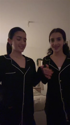 vos twins pref ;) 👯‍♀️ #prt #dc #sister #twins @Nena 🩰🦢 𝜗𝜚˚꒽ ֹ٭ 𝜗𝜚˚⋆