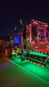 Candidos Towing lit up the night with their insane Peterbilt at MATS 2023 #wrecker #towing #Peterbilt #mats2023 #midamericatruckingshow | BUILT Diesel MAFIA