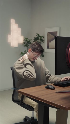 Don’t put up with neck pain. Secretlab TITAN Evo’s Magnetic Memory Foam Head Pillow supports your head and neck, taking the strain off your muscles. #secretlab #ergonomics