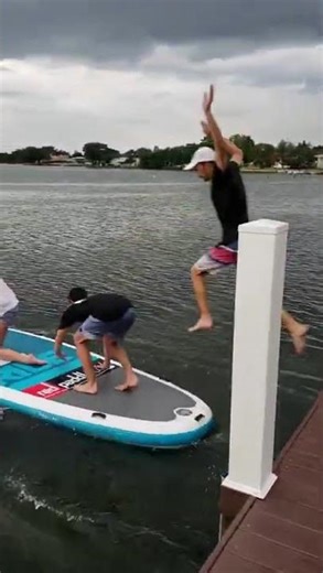 💪🏼 🤣 #canoesport #sports #tiktok #support #paddleboarding #standuppaddle #try #funny #compilation