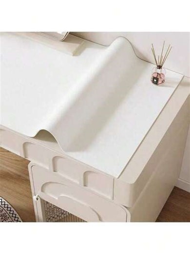 1pc PU Leather Desk Mat, Serves As Office Desk Pad, Large Mouse Pad, Laptop Desk Mat, Manicure Makeup Desk Mat, Coffee Table Mat, Vanity Mat, TV Cabinet Mat, And Shoe Cabinet Surface Protector. Suitable For Kitchen Sink Countertop, Coffee Table Mat, Extra Large Tablecloth, And Washable Office Desk Mat. This Product Fits Various Tabletops, Suitable For Both Large Dining Tables And Small Dining Tables. Its Fashionable Design Makes It An Ideal Choice For Home Decor And Holiday Gifts, And Can Also B