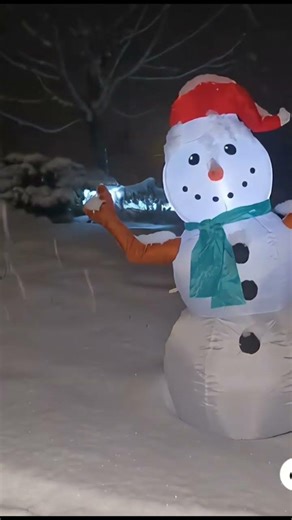 Frosty The Dancing Snow Man #christmas #snowman #snow #happyholidays #shorts