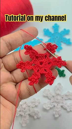 Tutorial here 👆 Learn how to crochet a beautiful and easy snowflake