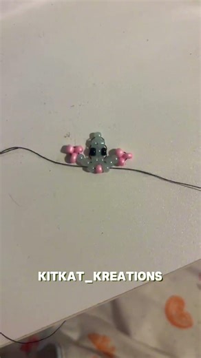 Making a Kandi lizard #beads #kandi #seedbeads #craft #edit