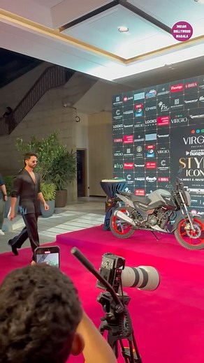 Shahid Kapoor At Star Studded Red Carpet Of Bollywood Hungama Style Icons Summit 2025 | Indian Bollywood Masala